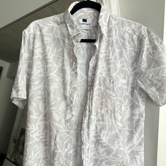 Topman Hawaiian shirt in grey white men’s medium - Picture 1 of 4